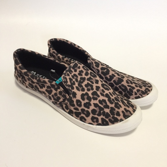 mad love kasandra slip on canvas shoes leopard